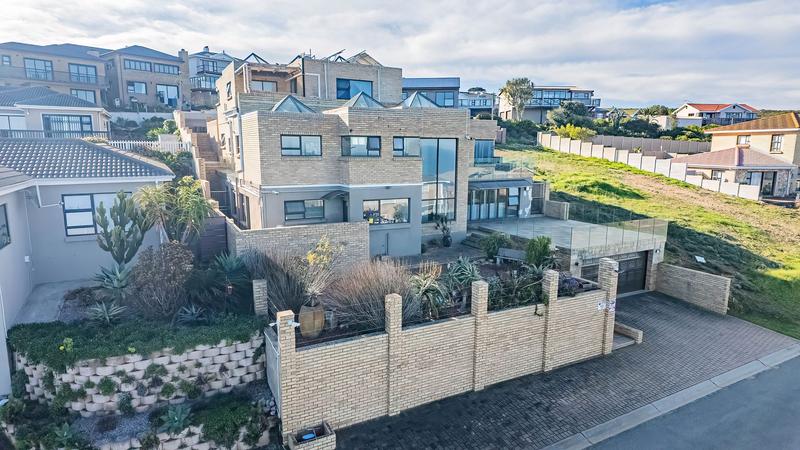 6 Bedroom Property for Sale in Dana Bay Western Cape